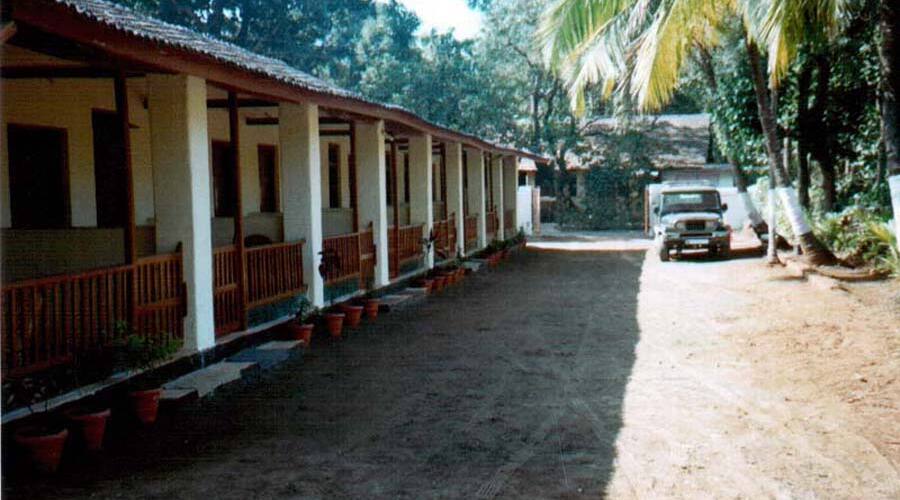 Ac and Non-ac Rooms In Shrivardhan, Shrivardhan 3